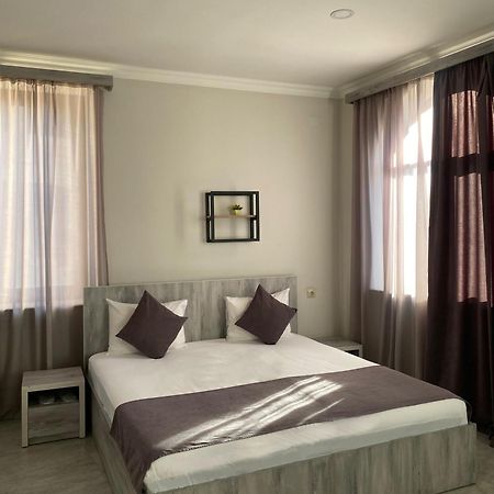 Hotel Menua 예레반 외부 사진