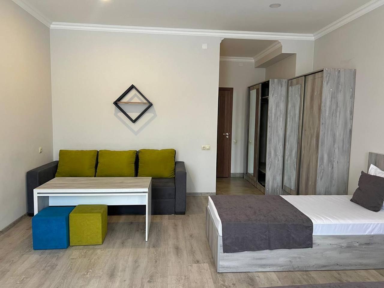 Hotel Menua 예레반 외부 사진