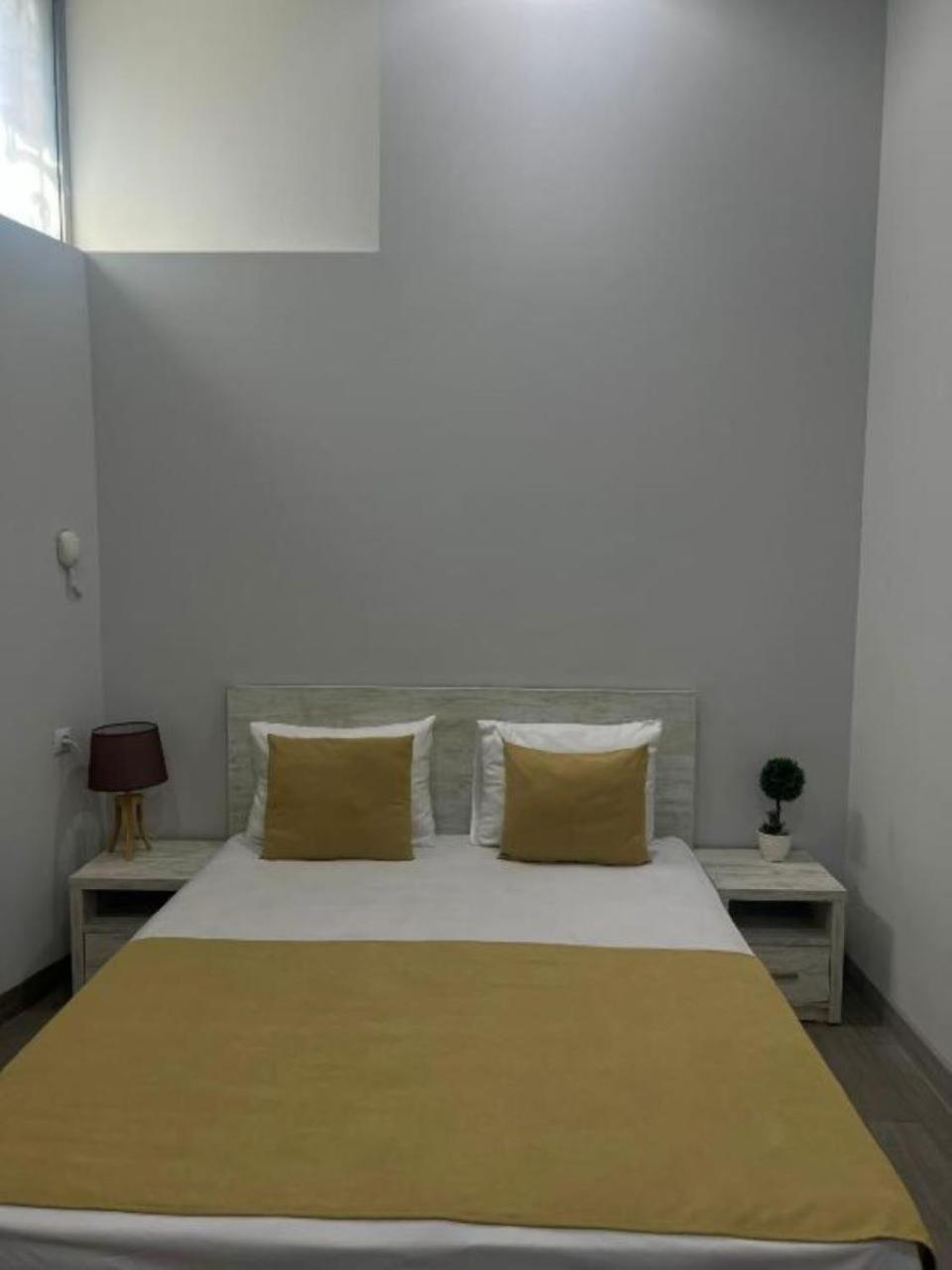 Hotel Menua 예레반 외부 사진