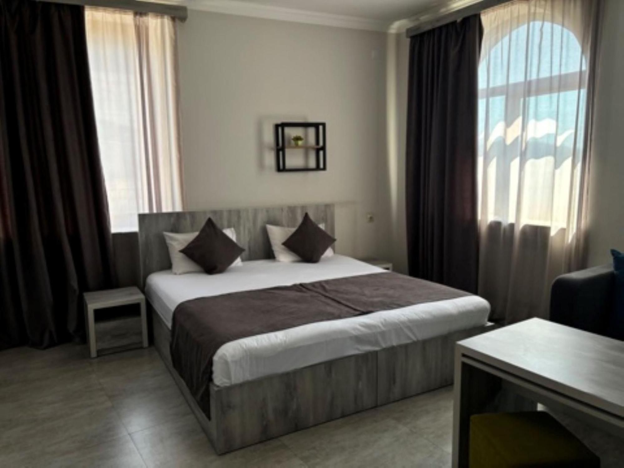 Hotel Menua 예레반 외부 사진