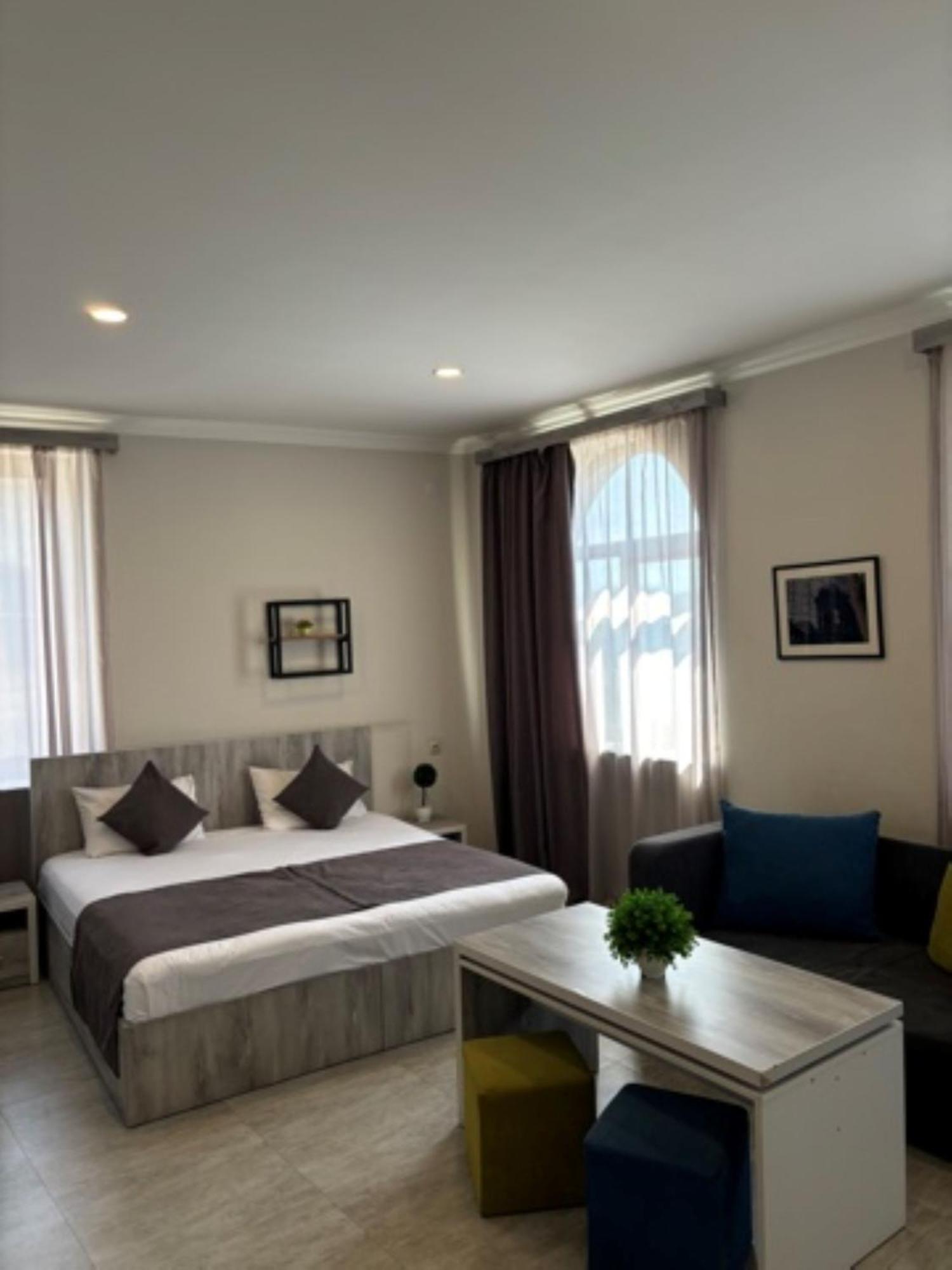 Hotel Menua 예레반 외부 사진