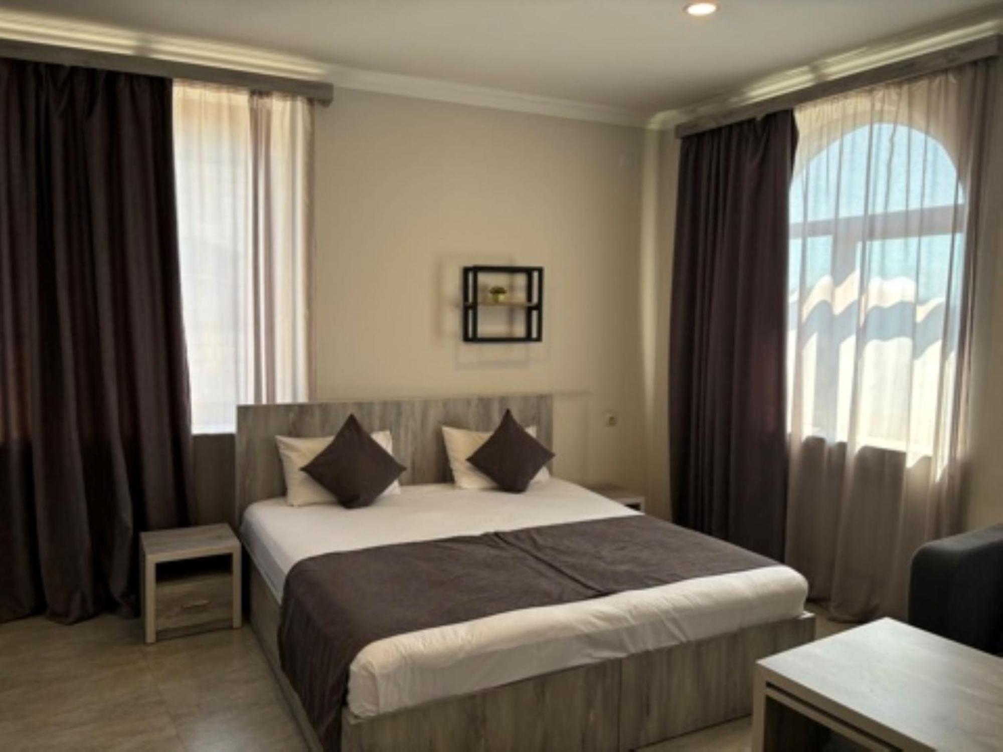 Hotel Menua 예레반 외부 사진